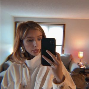 Meet your Posher, Ella